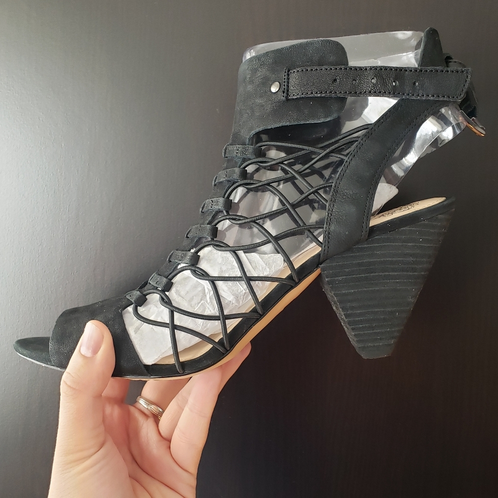 Vince Camuto Never Worn Black Leather Sandal